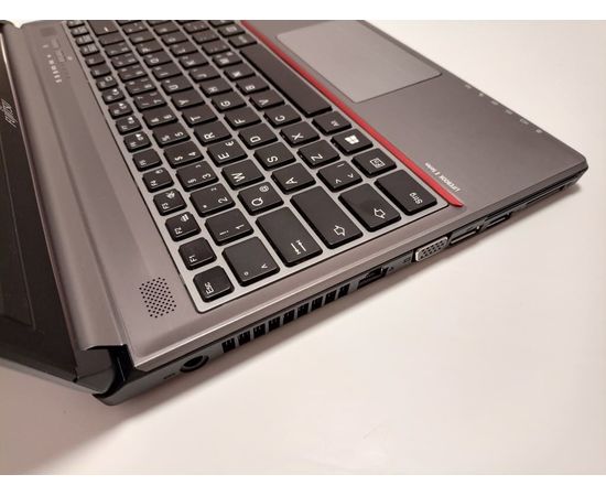  Ноутбук Fujitsu Lifebook E736 13&quot; i3 8GB RAM 250GB SSD, фото 4 